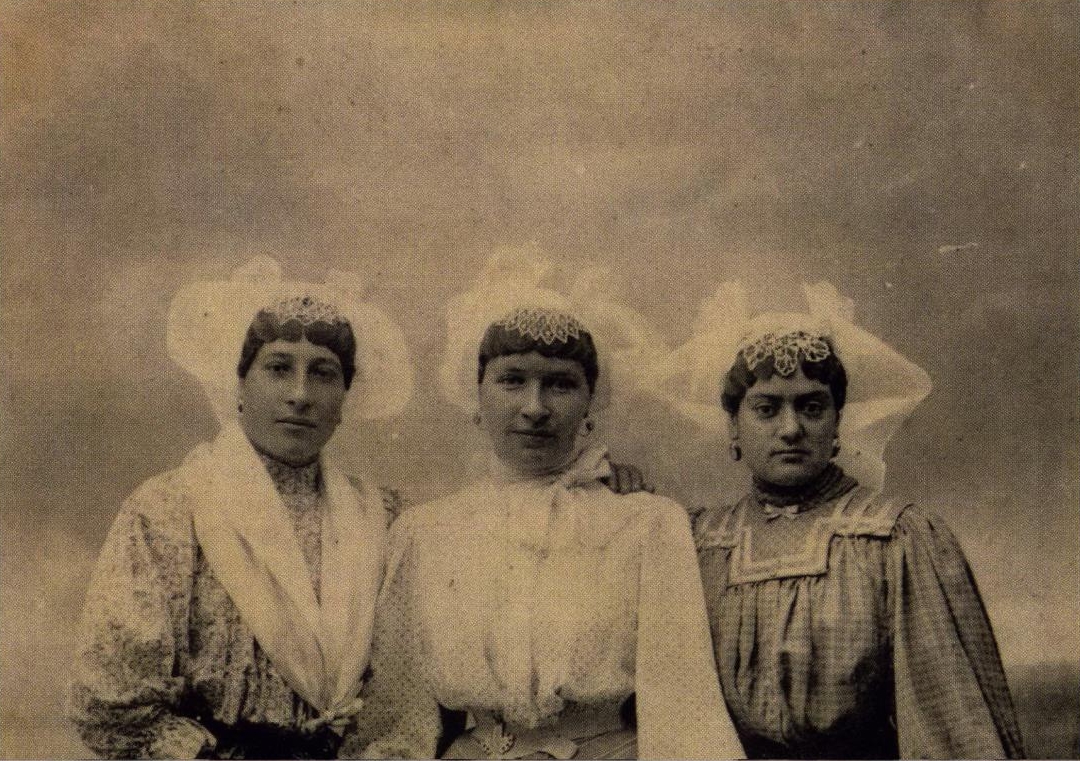 1910  Hélène Brossard - Eléonore Dappel Voisin - Victoria Merlet