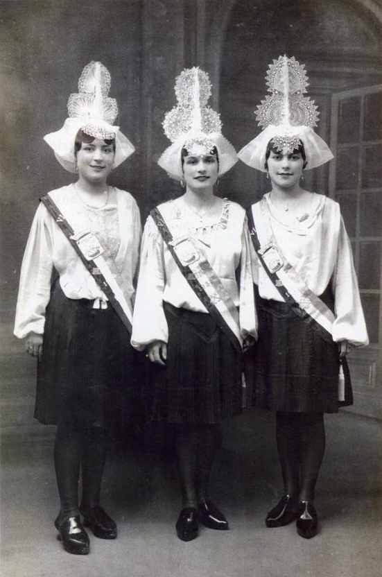 1934 Alice Boirau - Simone Berthomé - Jeanne Moreau